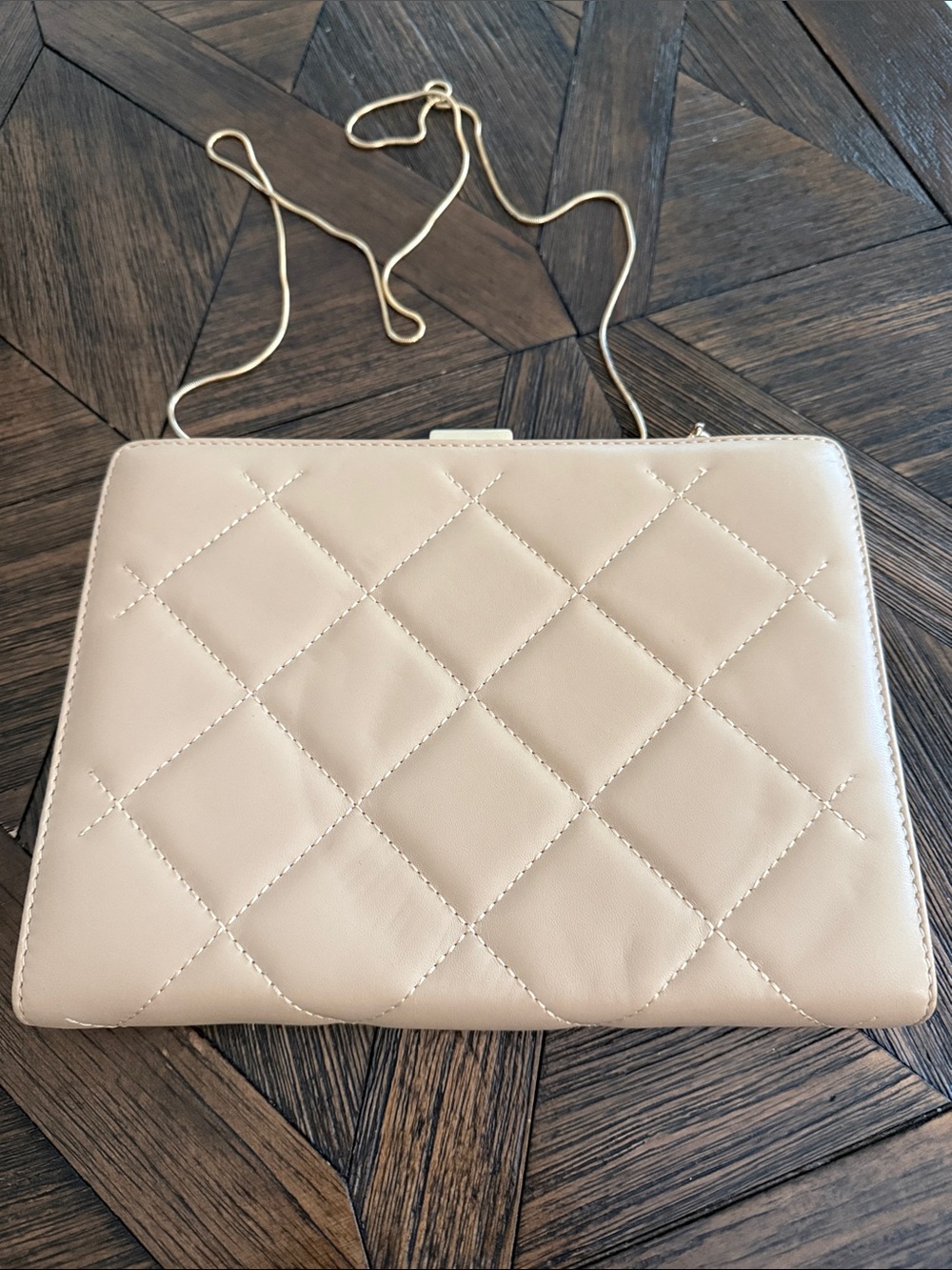 Carolina Herrera Beige Quilted Leather Chain Clutch Gold Strap Shoulder Bag